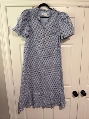 HYACINTH HOUSE
Periwinkle Trellis Floral Mimi Midi Dress
